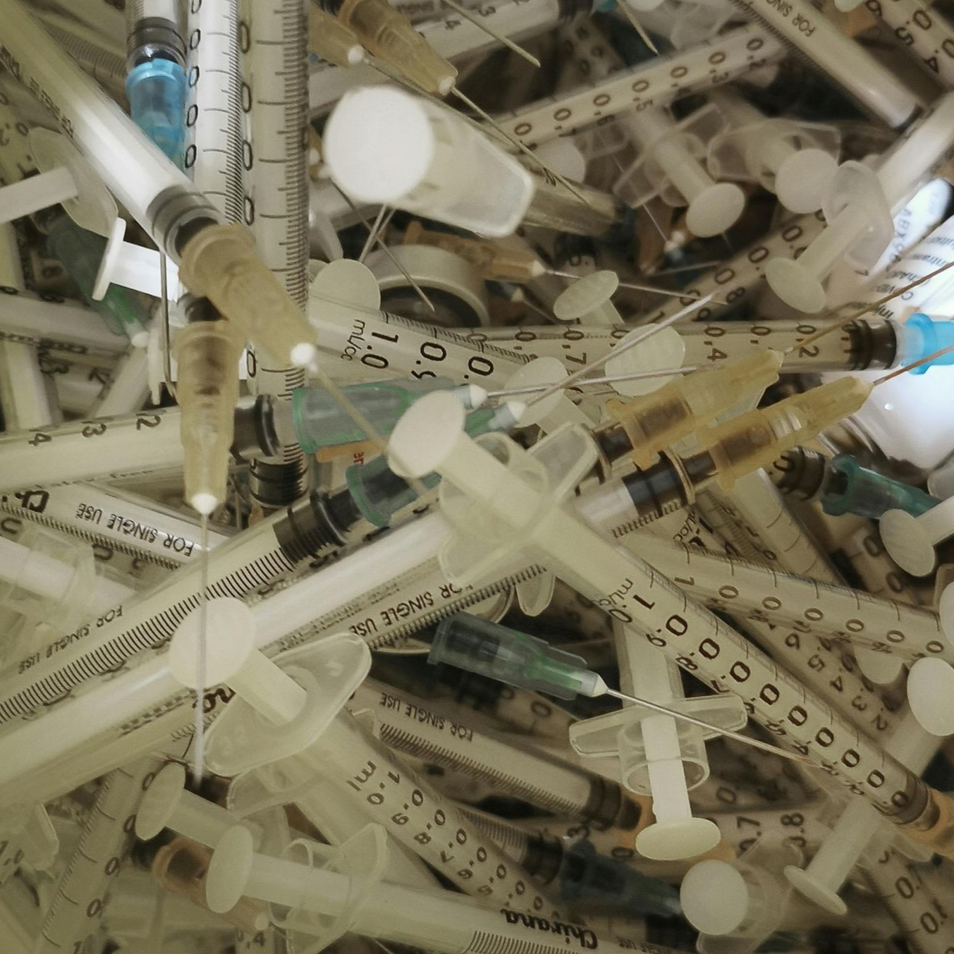 Many injection needs in one photo.