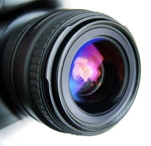 Un primer plano de la lente de una cámara