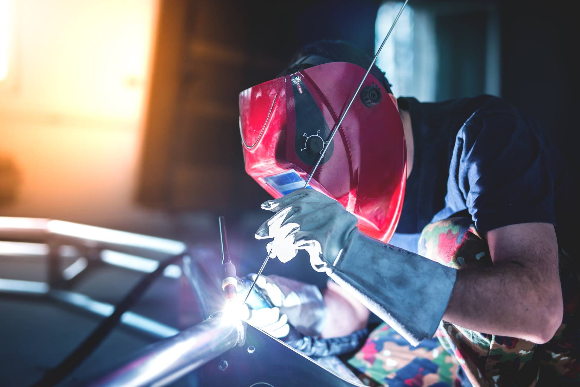 Saldatore in intervento 4