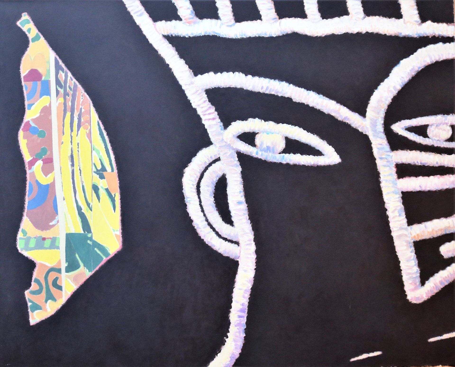 Eine schwarz-weiße Zeichnung eines Gesichts mit einem Blatt im Vordergrund