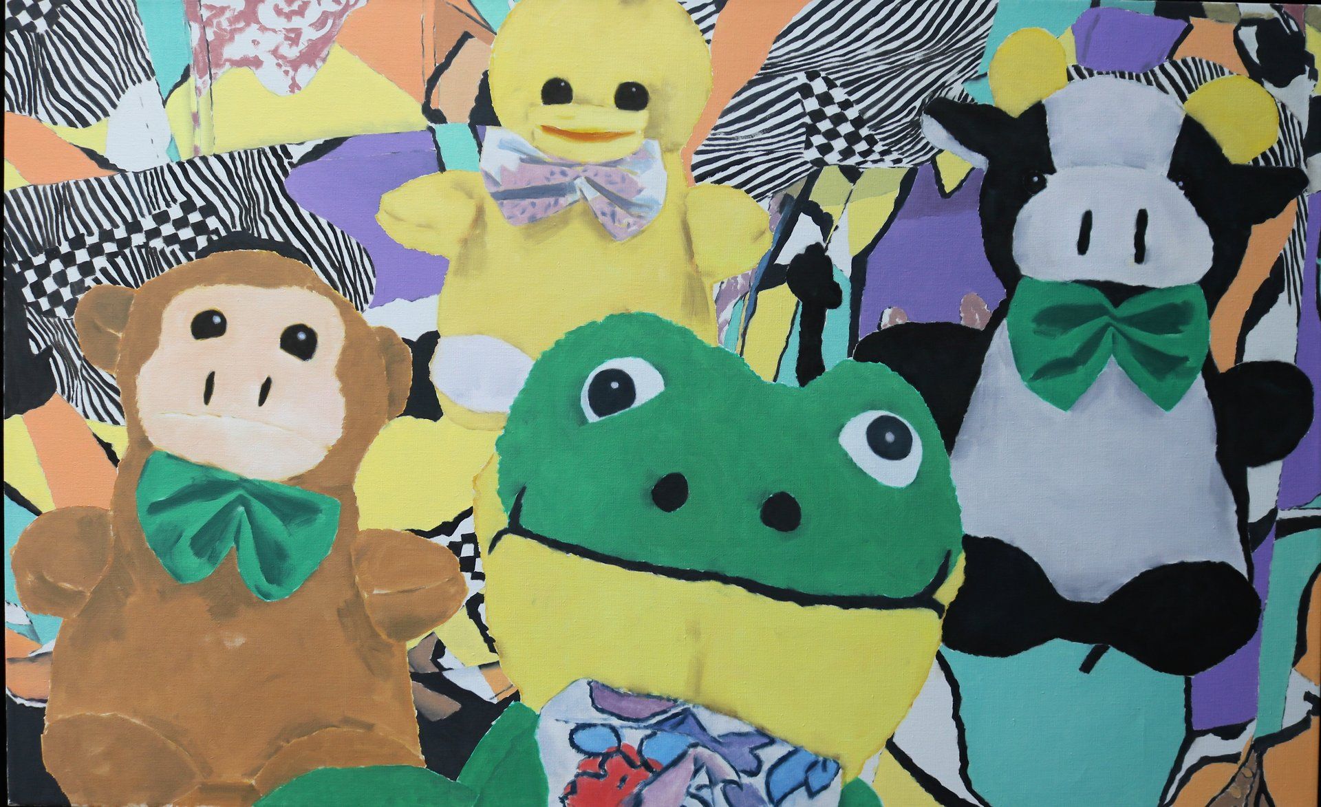 Eine Collage aus ausgestopften Tieren, darunter ein Affe, ein Frosch und eine Kuh