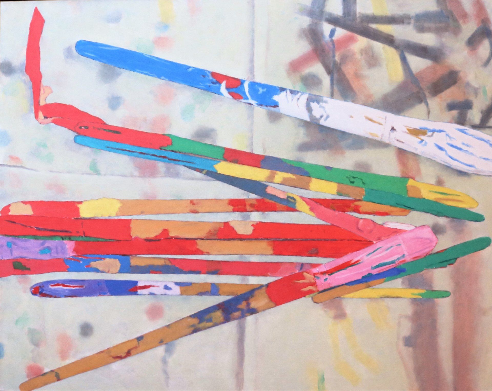 Ein Bündel bunter Farbstifte auf einem Tisch