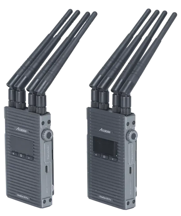 Un par de receptores inalámbricos con antenas sobre un fondo blanco.