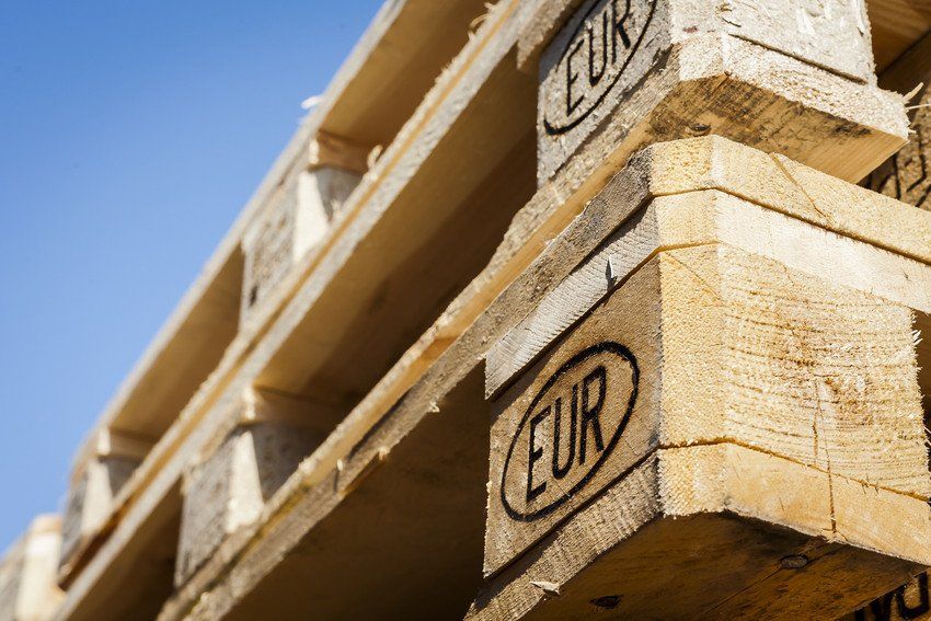 Reconditioned pallets