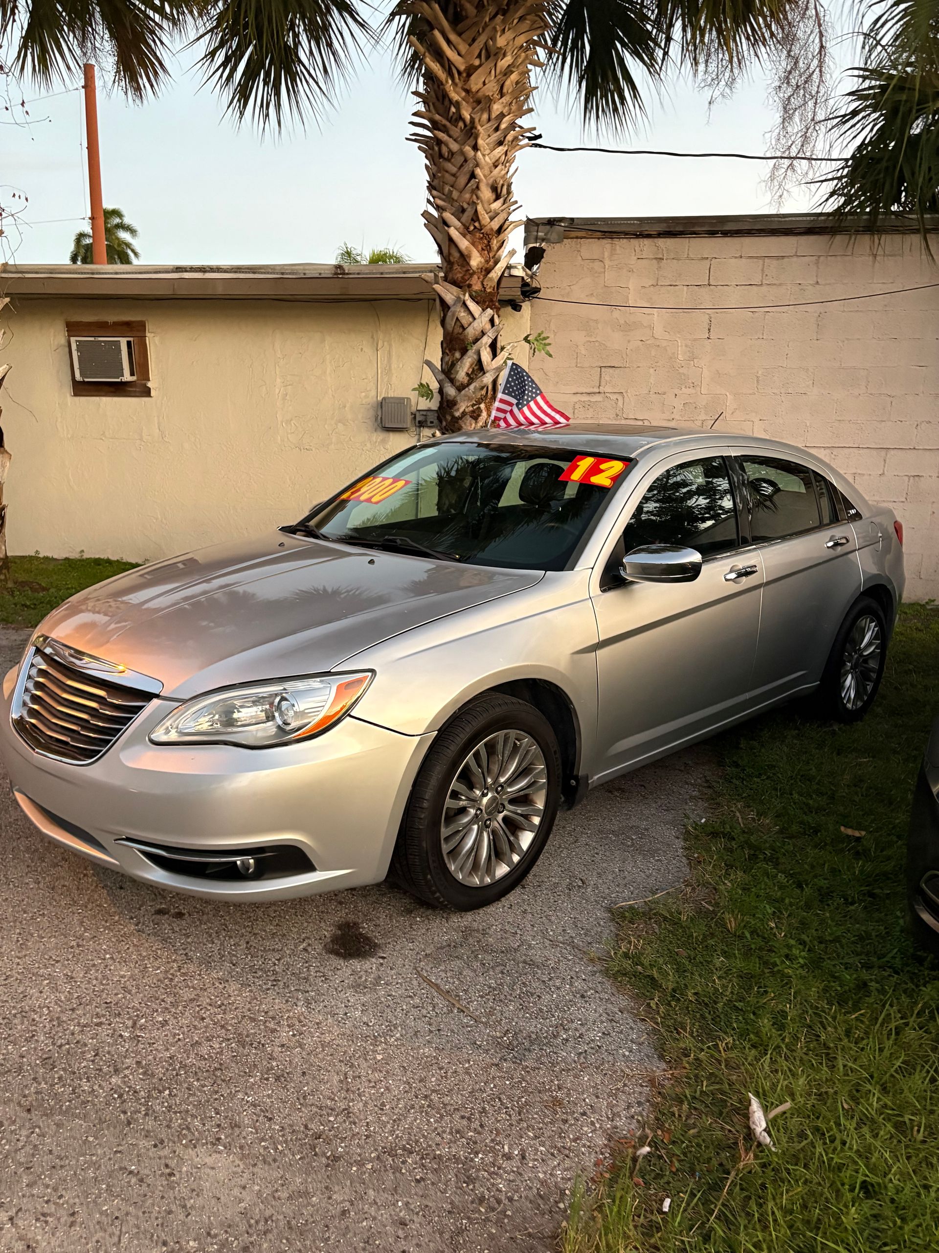 2012 Chrysler 200 Limited Sedan 4D