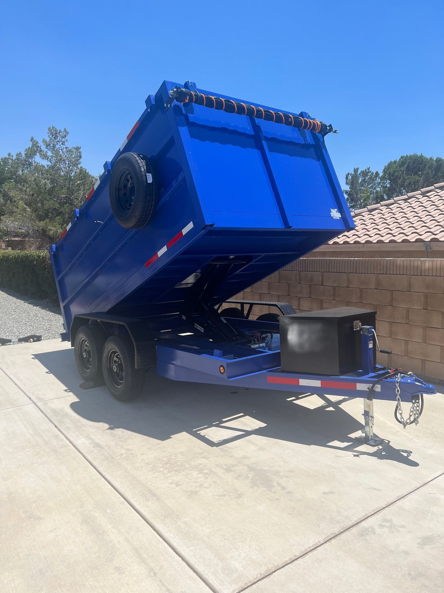 driveway safe dumpster trailer rentals in Apple Valley, CA