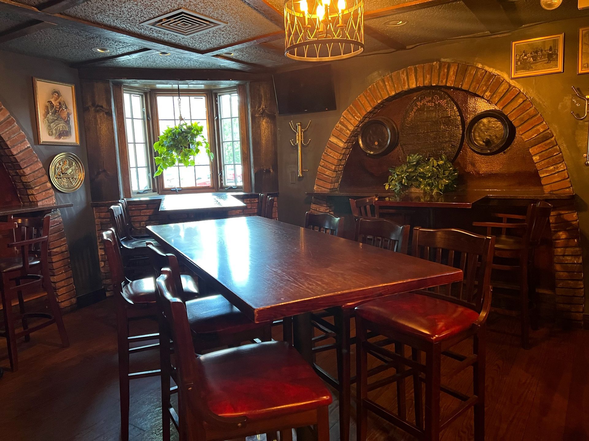 Local Restaurant Pub Woonsocket RI Ciro S Tavern   654135216 58 1920w 