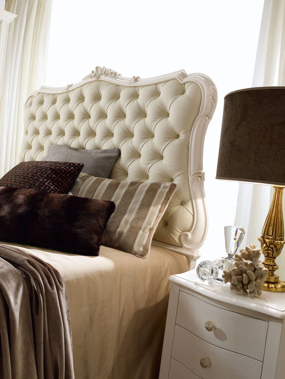 detail of room furnished to measure