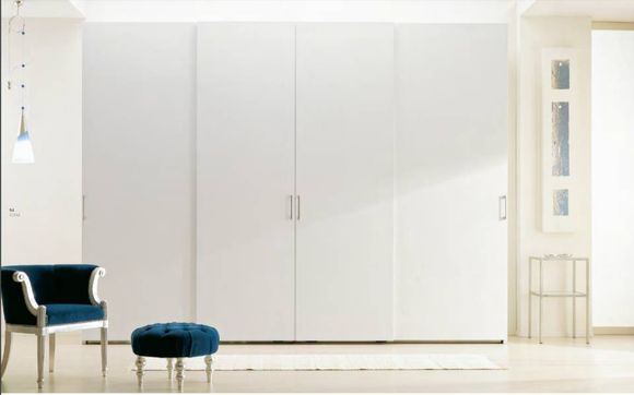 Lacquered Space closet