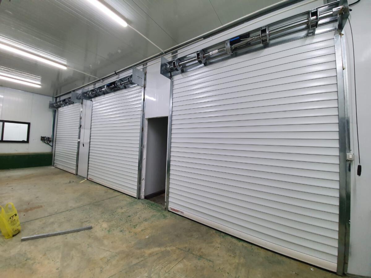 תריסי גלילה לעסקים