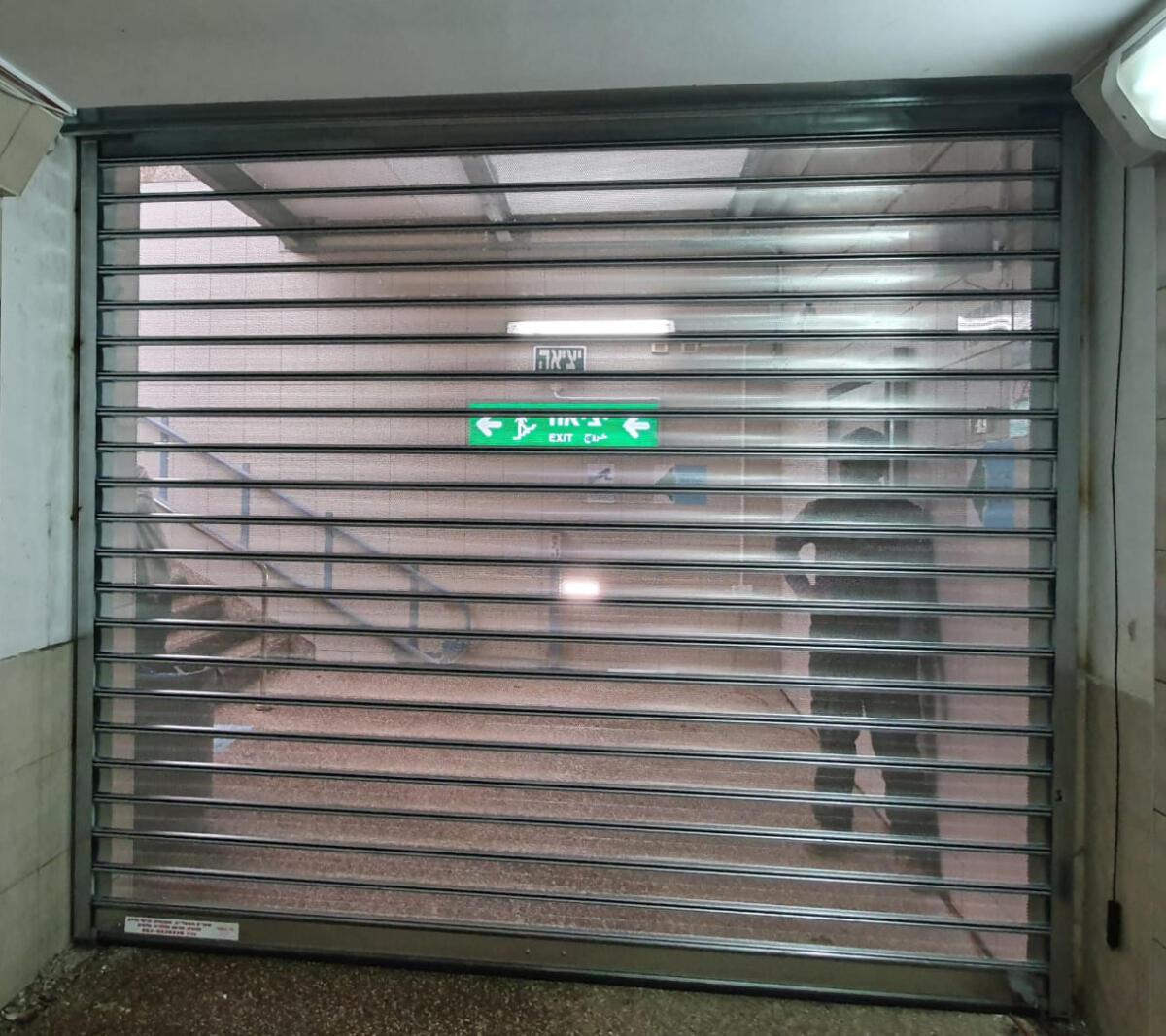 תריסי גלילה לעסקים