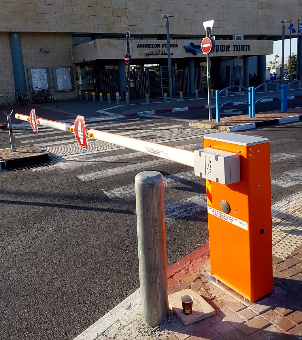 מחסומים חשמליים