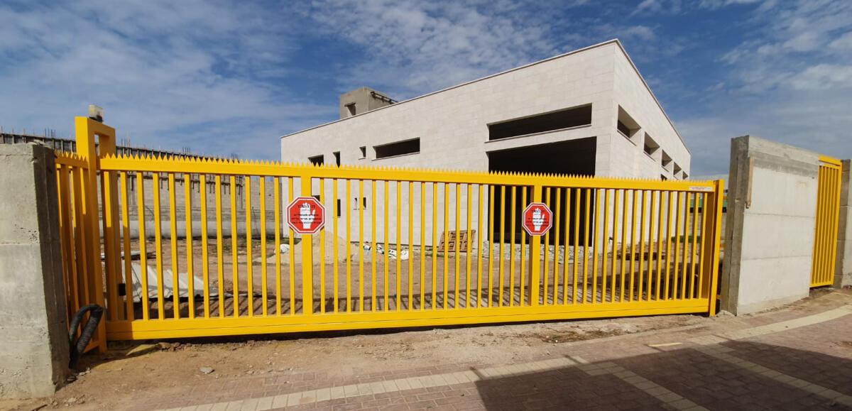 שערים חשמליים לחניונים