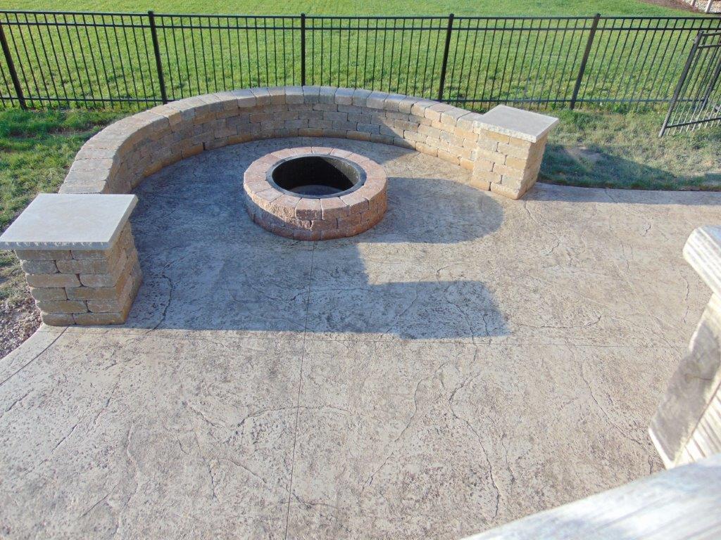 There is a nice fire pit in the middle of the patio