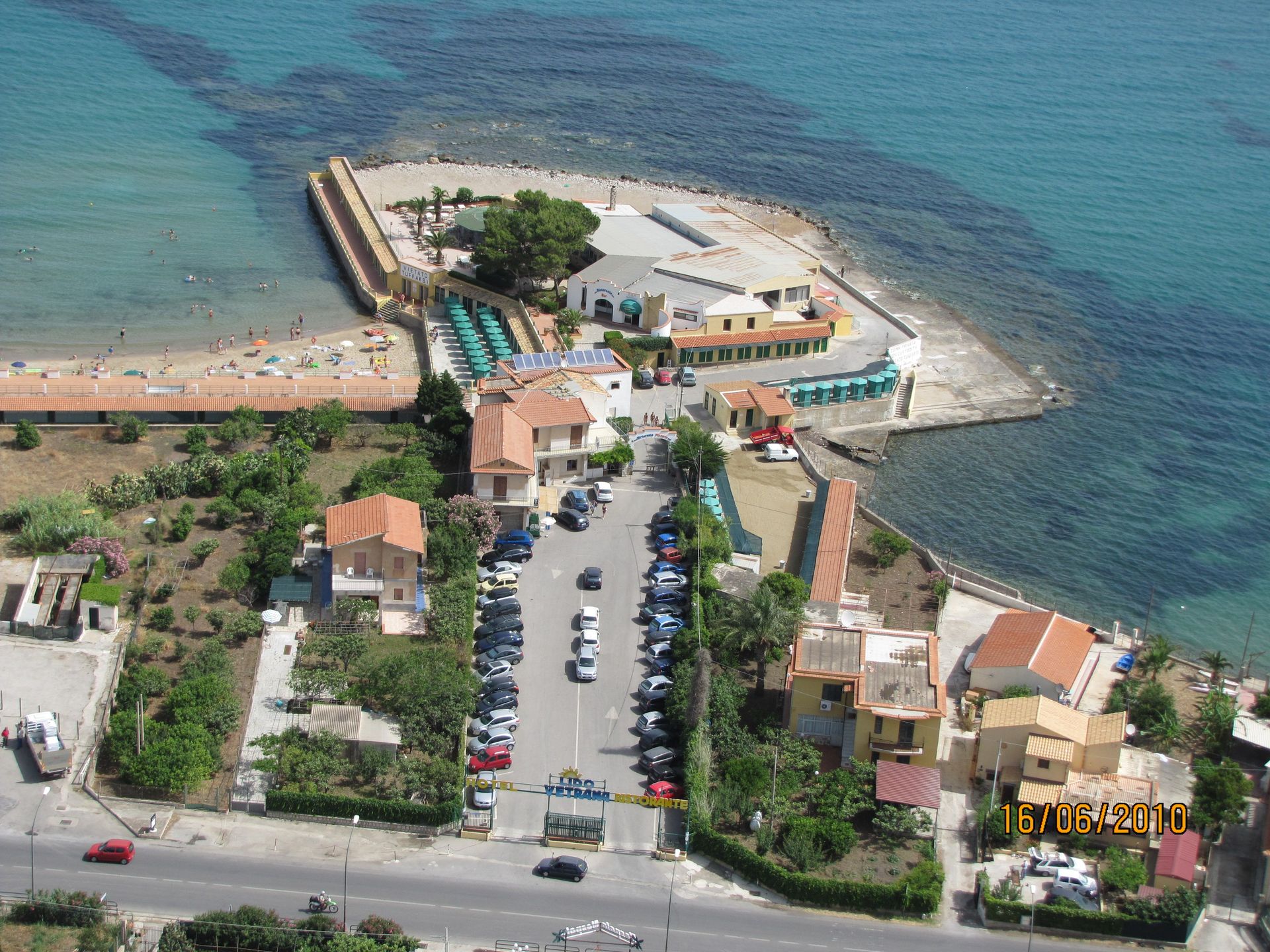 L’Hotel Lido Vetrana, situato sullo splendido litorale della città di Trabia