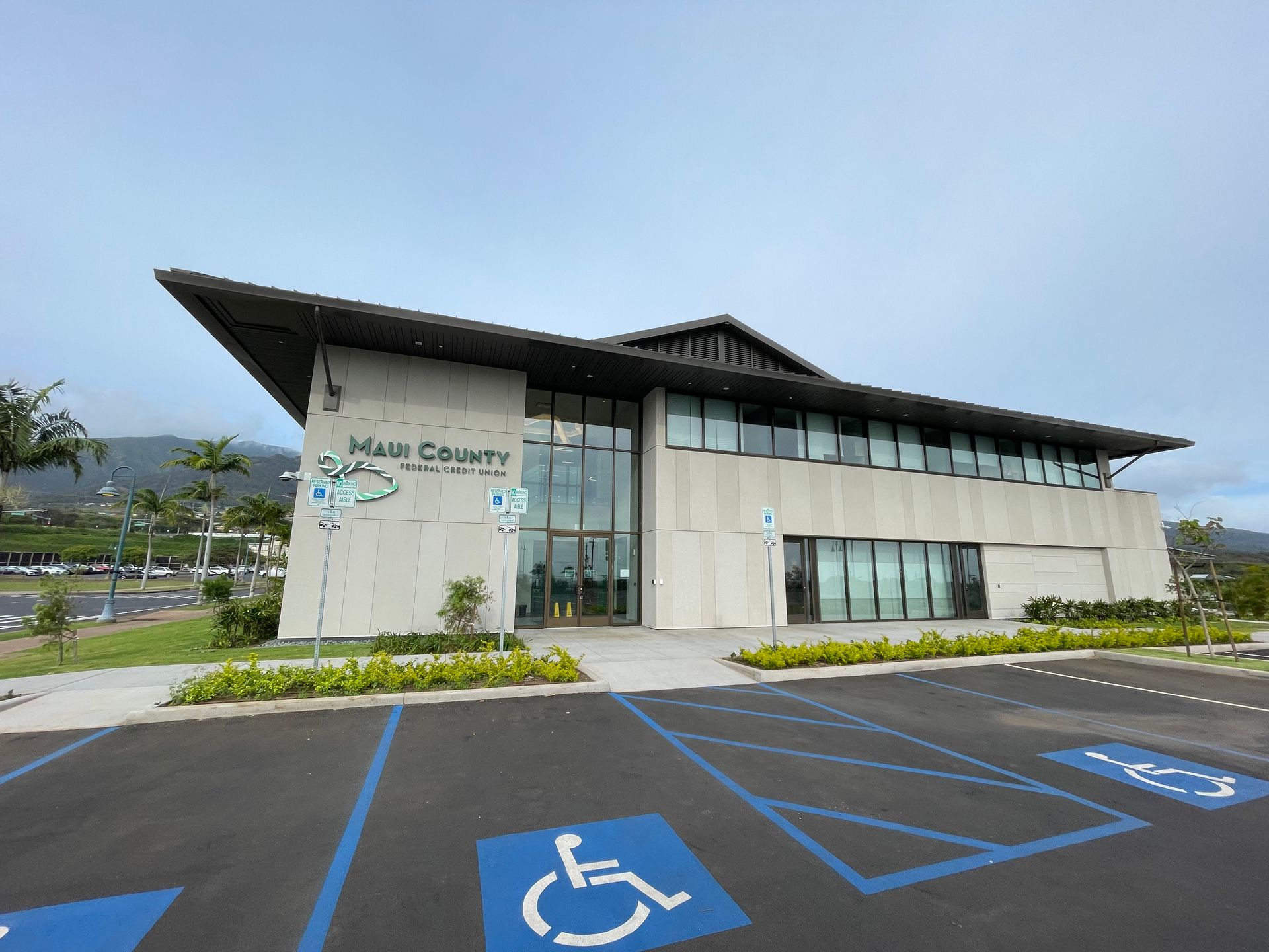 MCFCU Exterior of Building — Puunene, HI — Castaway Construction & Restoration, LLC