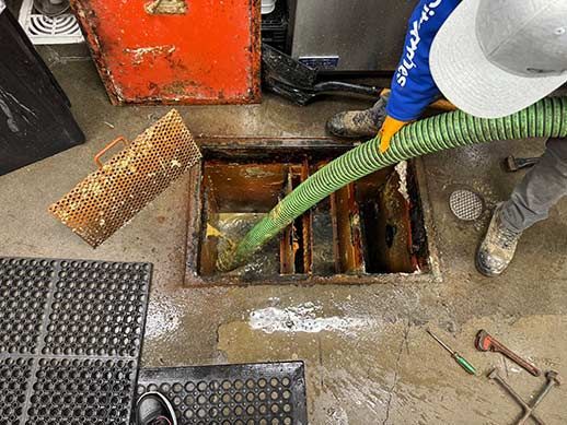 emergency grease trap pumping