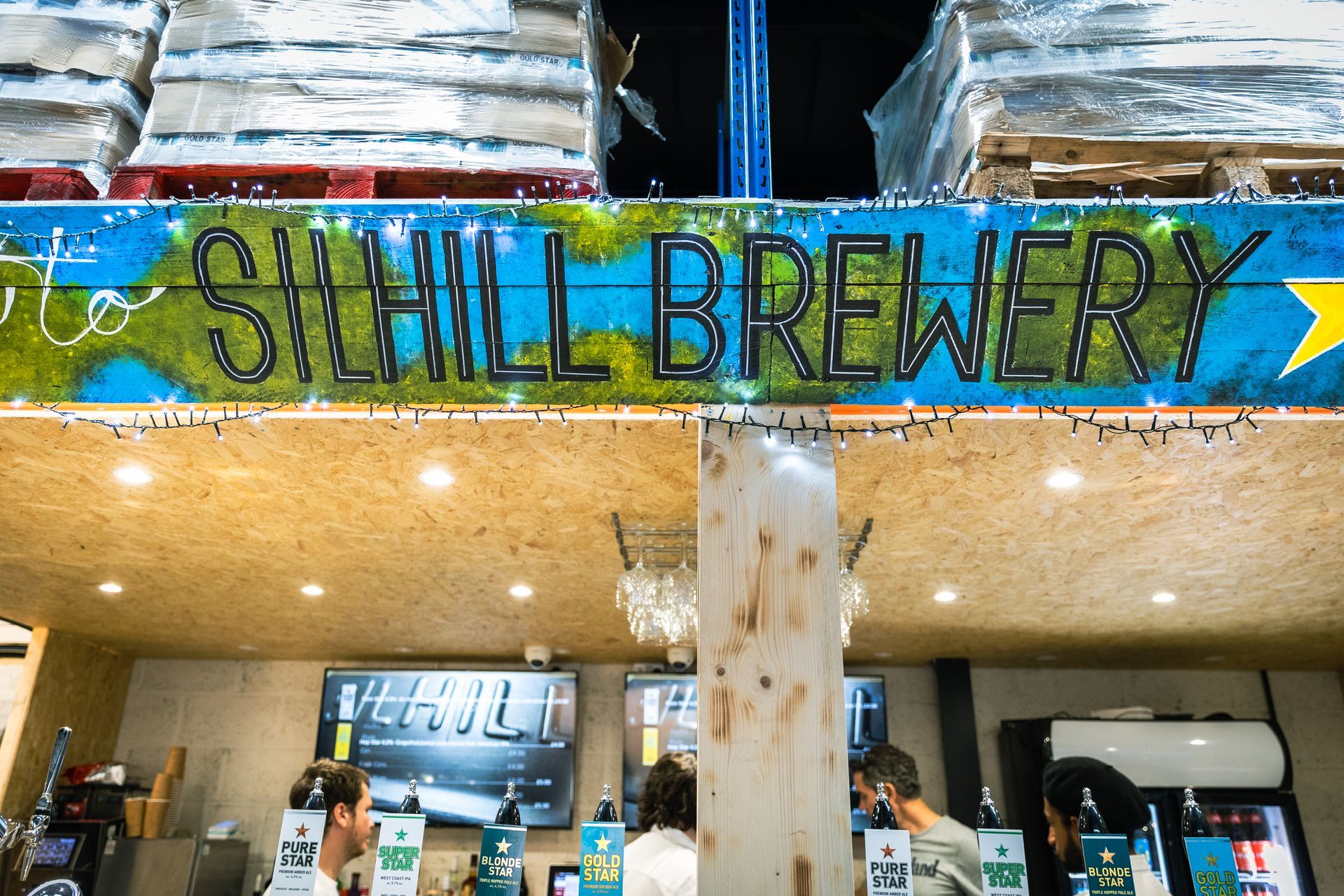 A sign that says sihill brewery on it
