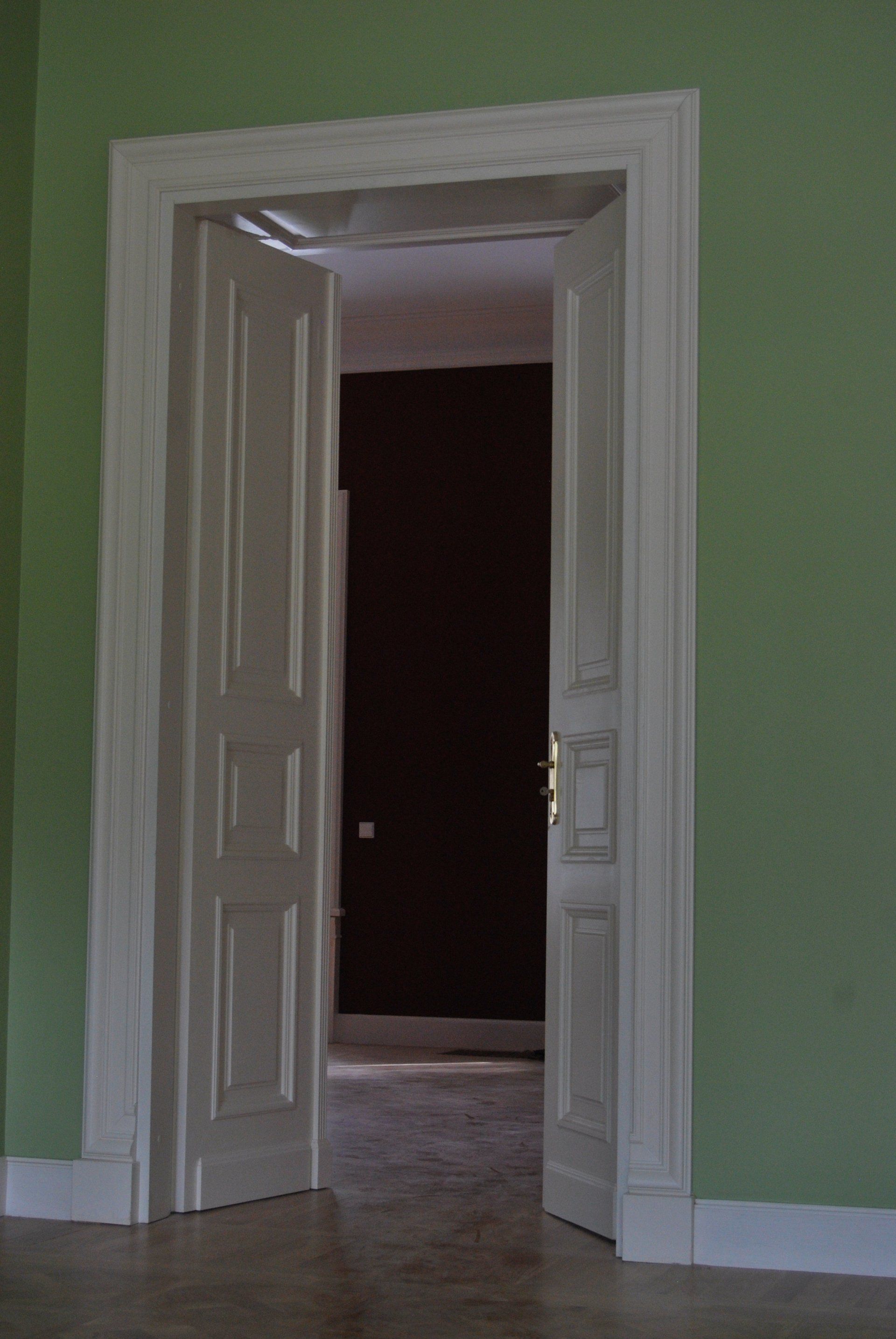 Medinės vidaus durys