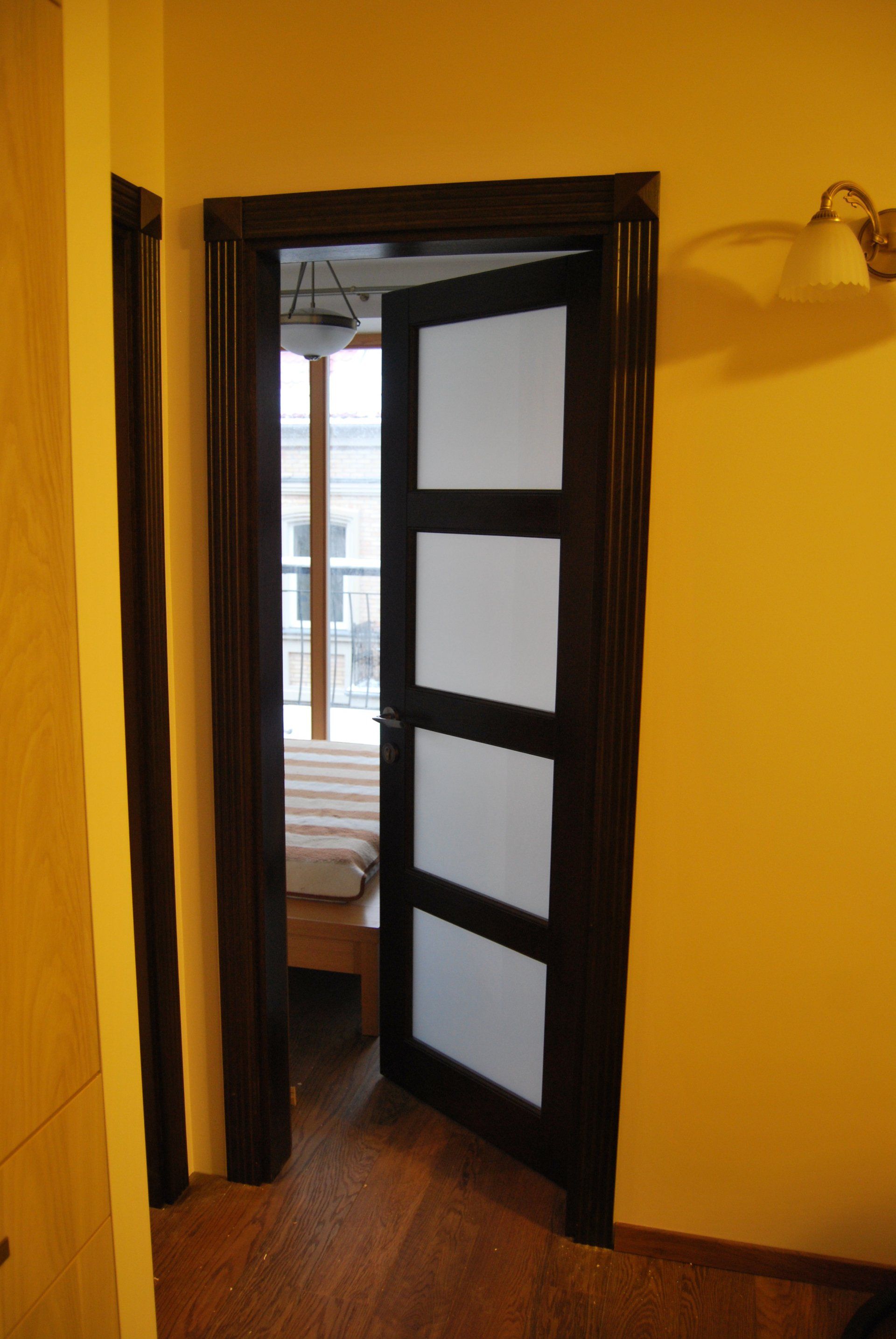 Medinės vidaus durys