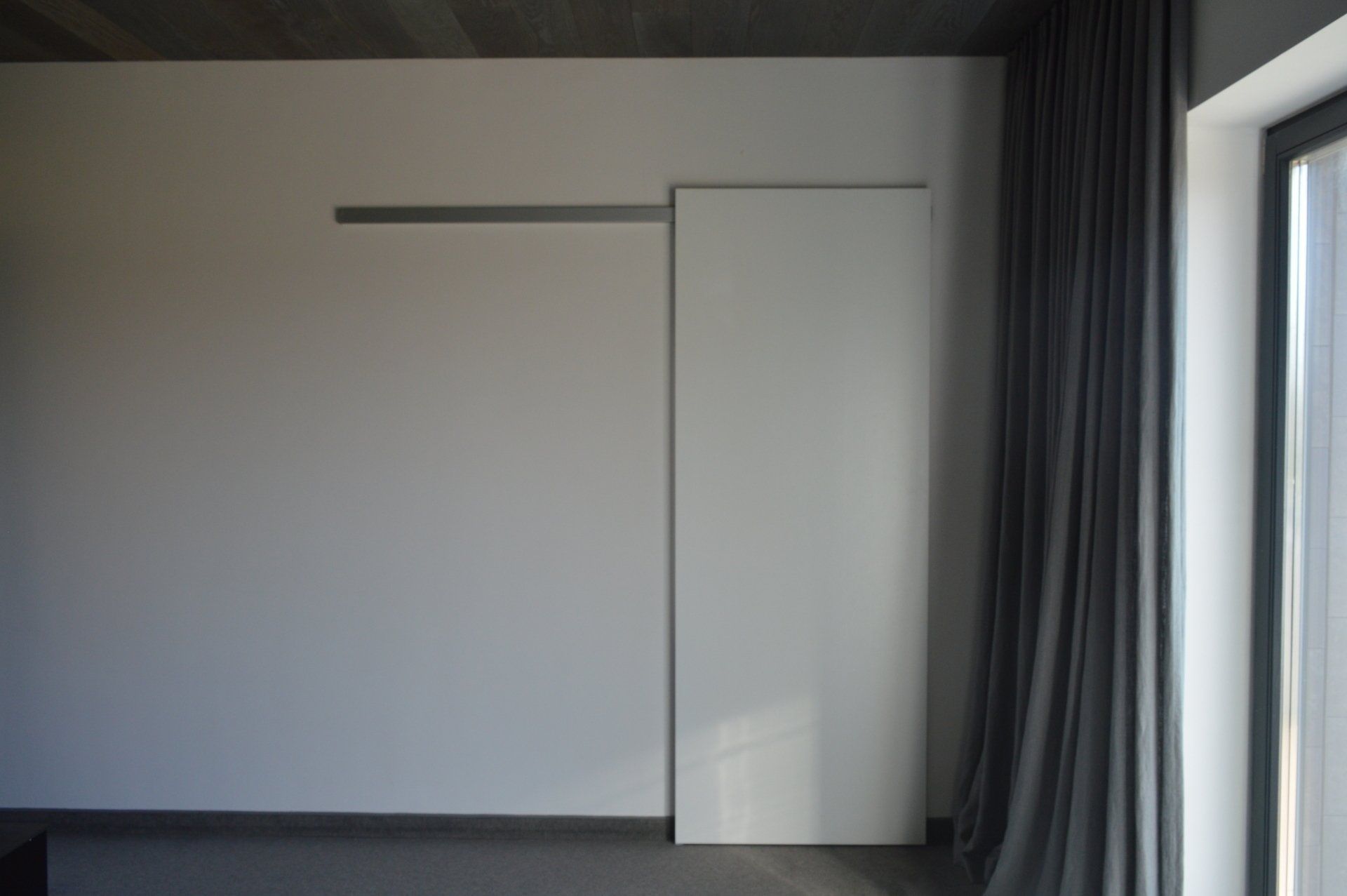 Stumdomos vidaus durys