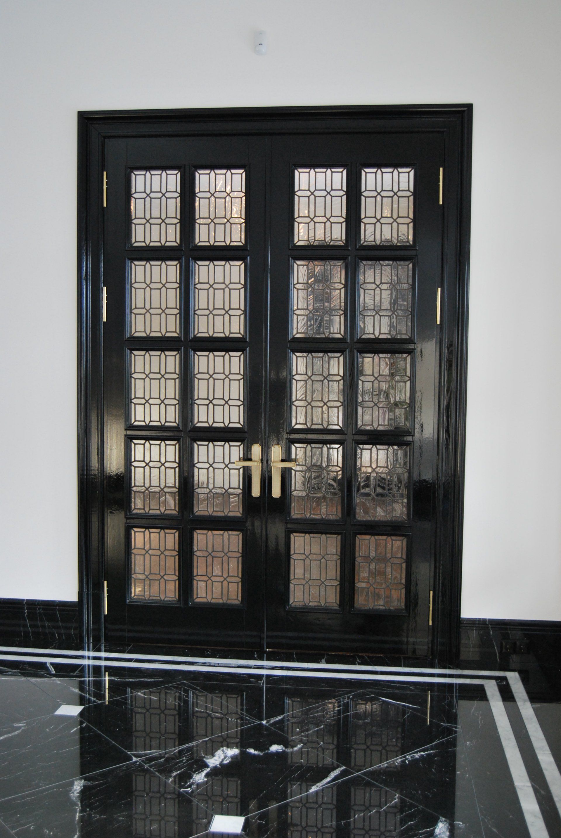 Medinės vidaus durys