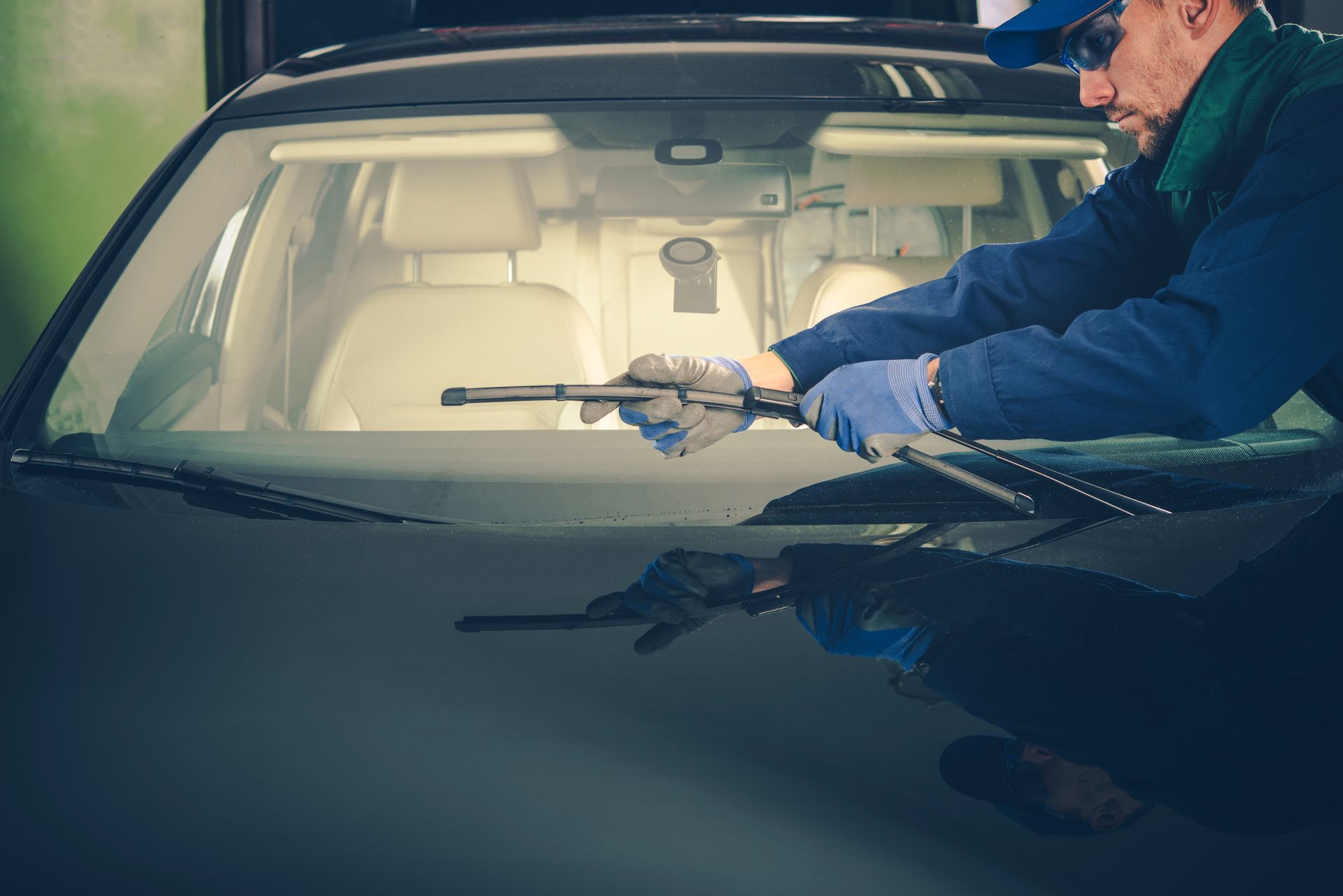 Which Is The Better Option Repairing VS. Replacing Your Windscreen