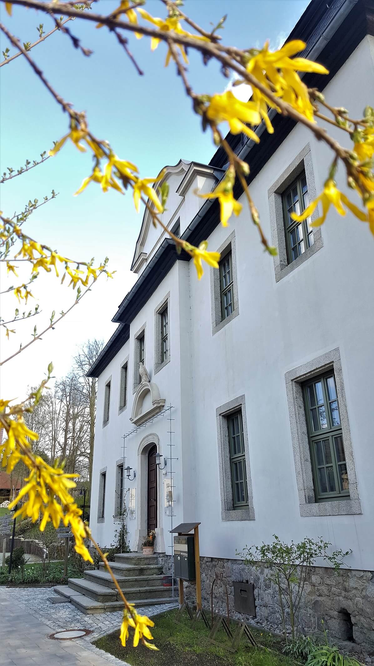 Rittergut Adlershof Umweltzentrum Oberlauterbach Vogtland NUZ - Eingang Herrenhaus © Jens Reiher