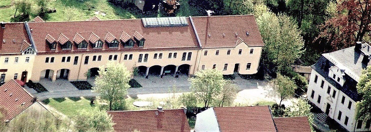 Rittergut Adlershof Umweltzentrum Oberlauterbach Vogtland NUZ - Luftbild Gutshof 2010 © Jens Reiher