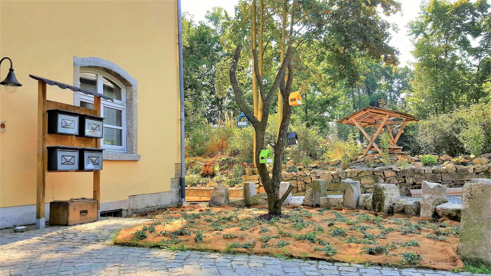 Rittergut Adlershof Umweltzentrum Oberlauterbach Vogtland NUZ - Neugestaltung Vorplatz © Jens Reiher