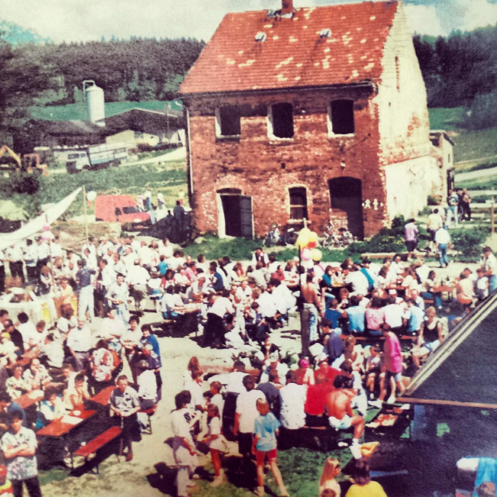 Rittergut Adlershof Umweltzentrum Oberlauterbach Vogtland NUZ - erstes Gutshoffest 1993 © Gotthard Schneider
