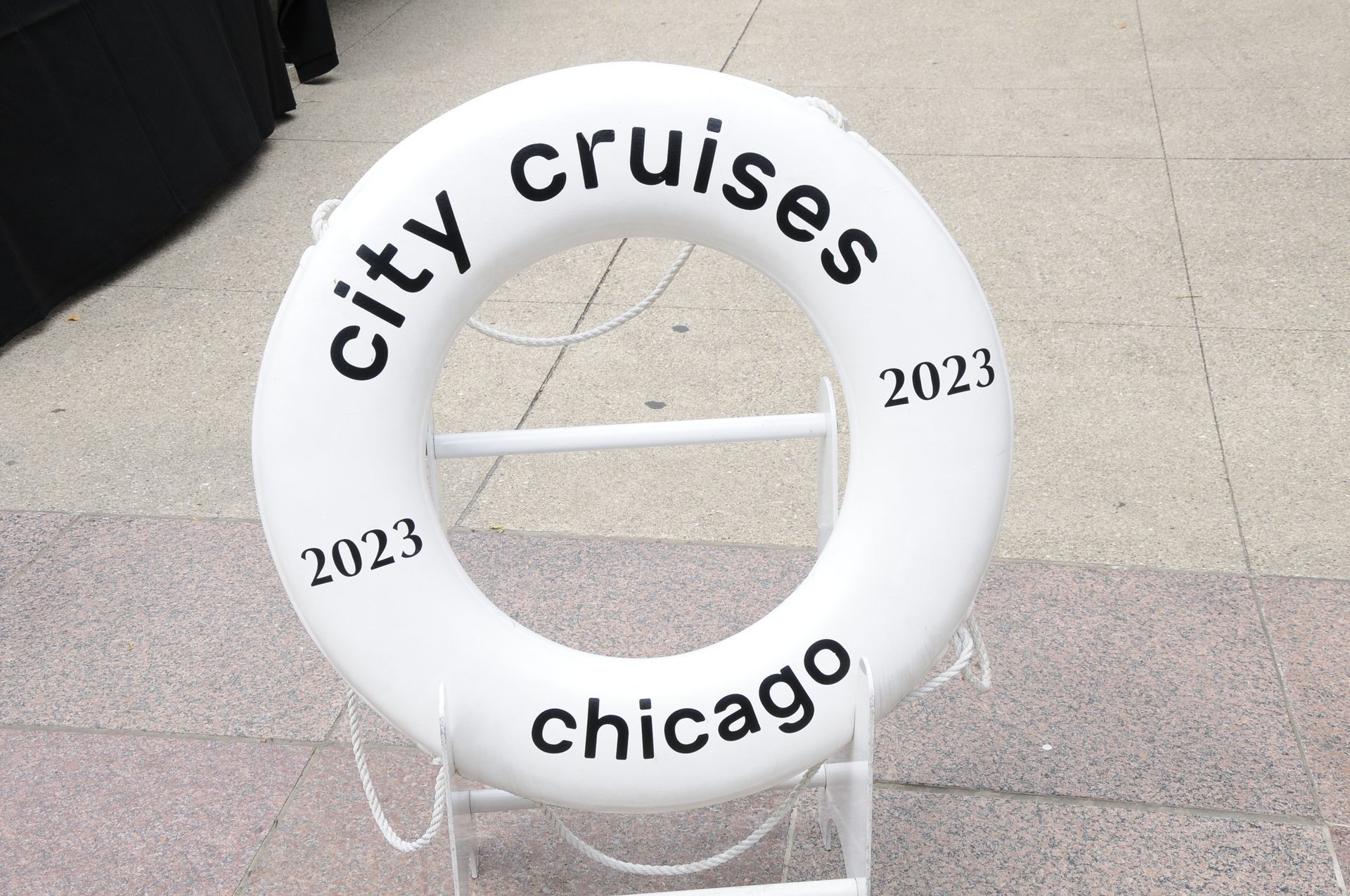 A life preserver that says city cruises chicago on it