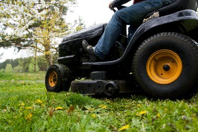 Mowing Fertilization And Weed Control Lincoln Ne