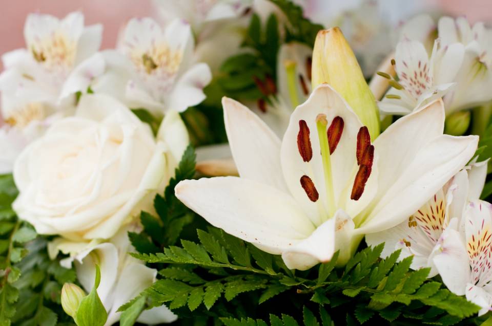composizione di fiori per un funerale