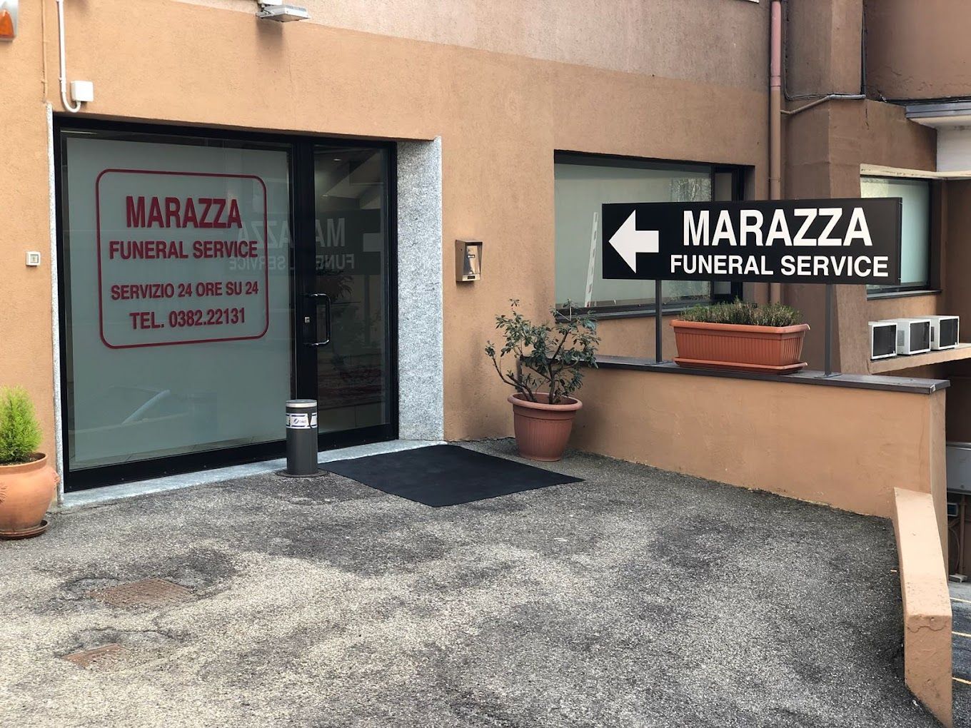 ingresso casa funeraria Marazza