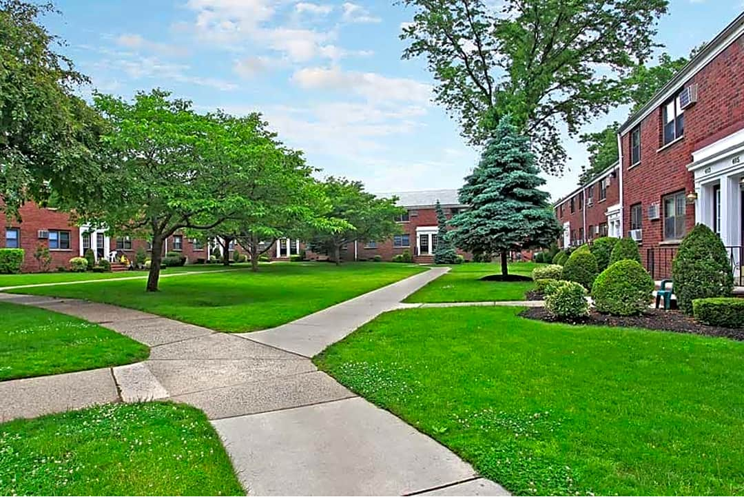 Boulevard Apartments