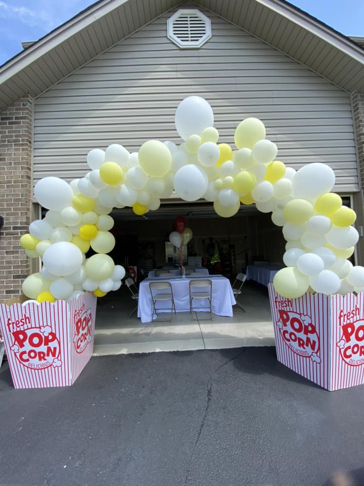 popcorn balloon arch
