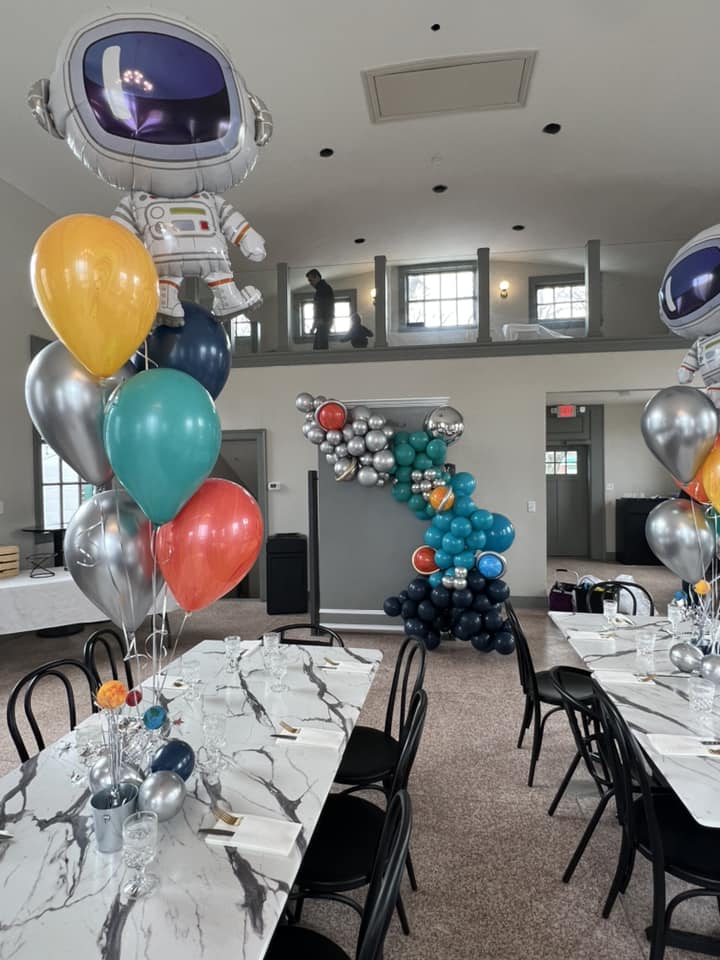 space party balloons astronaut and balloon garland
