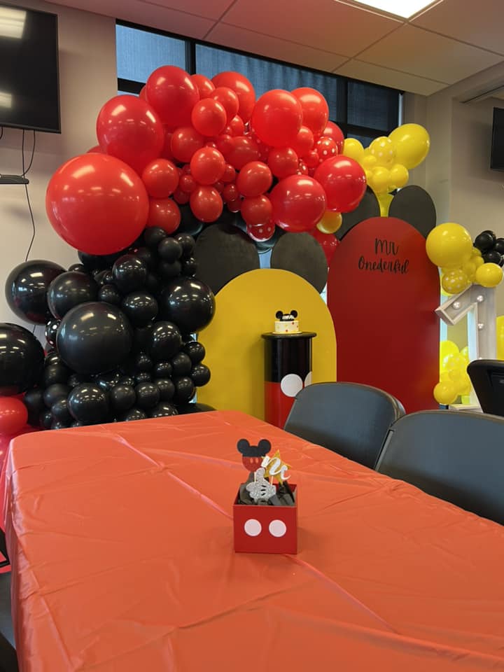 mickey mouse party props and balloon garland