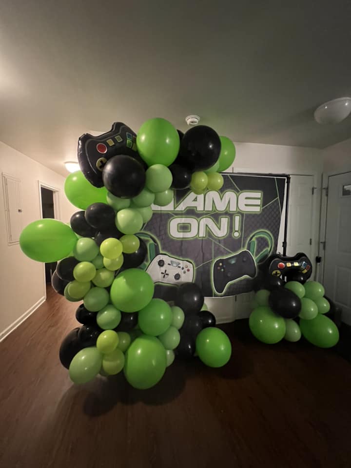 video game, gamer balloon arch
