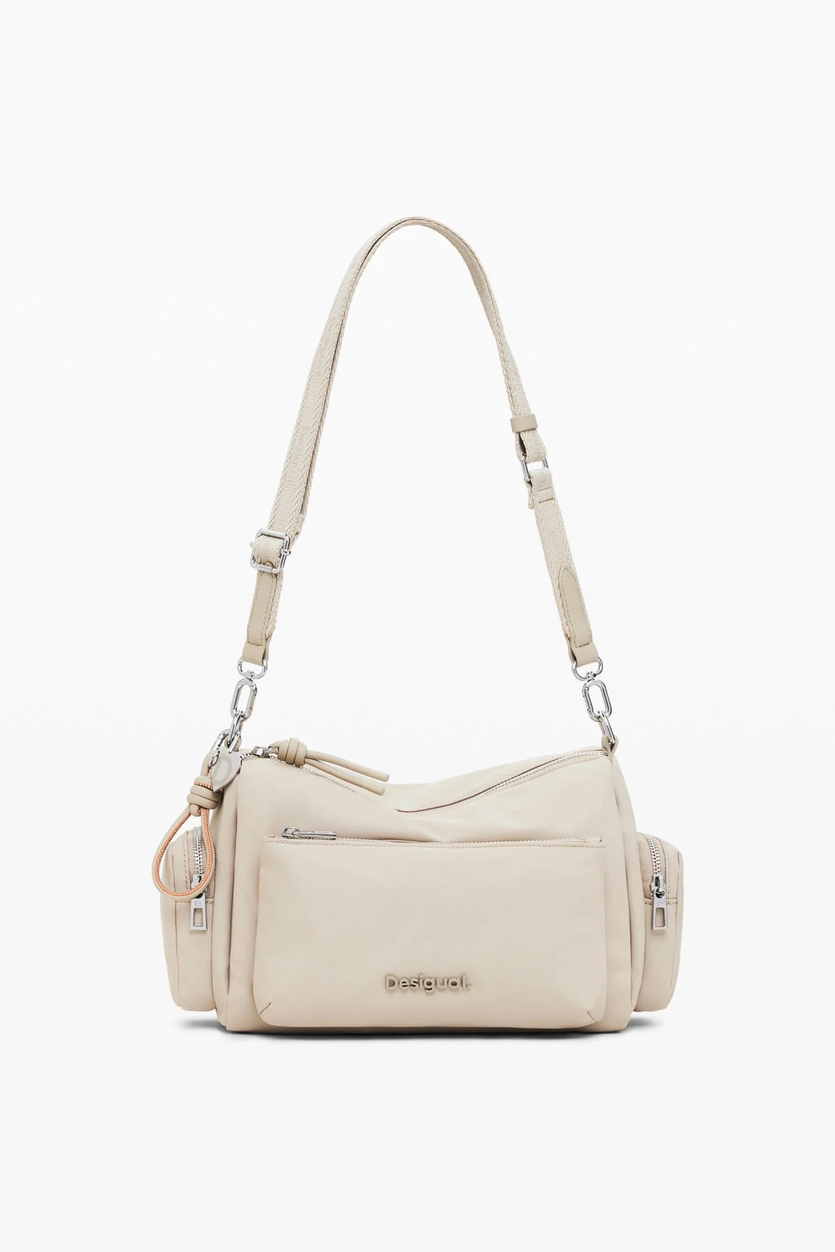 Borsa a tracolla color crema con tracolla, tasche laterali e il nome del marchio sul davanti.