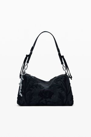 Borsa a tracolla trapuntata nera con dettagli in metallo argentato.