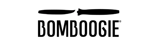 Logo: testo "BOMBOOGIE" sotto un coltello stilizzato orizzontale.