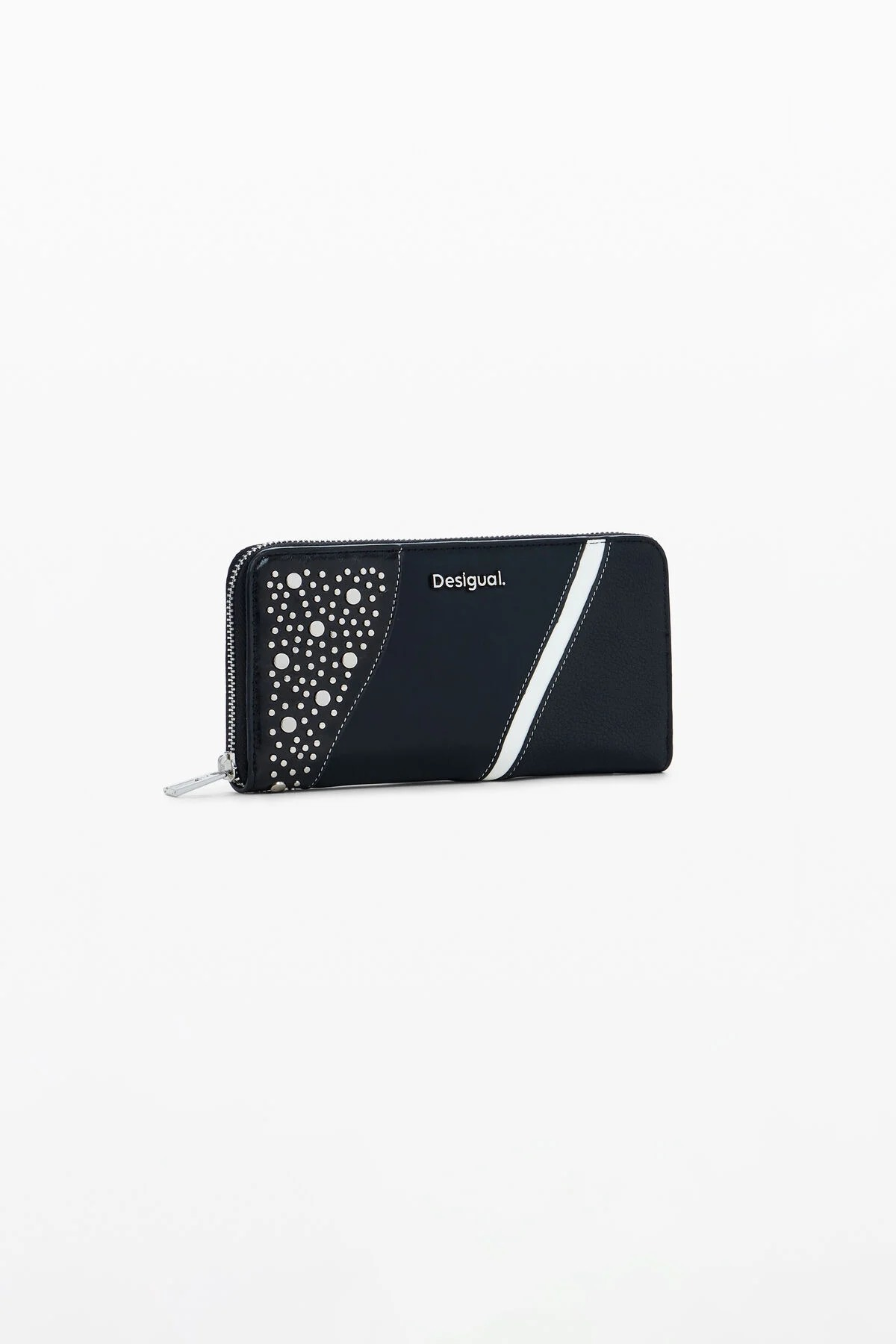Portafoglio con cerniera nera e bianca, dettagli borchiati sul lato sinistro e striscia bianca diagonale sul davanti.