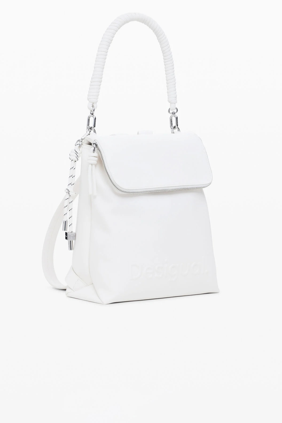 Borsa a mano bianca con manico superiore intrecciato e tracolla.