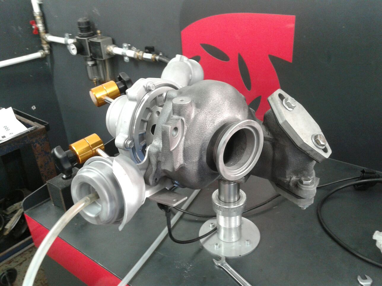 Turbocompressore in revisione