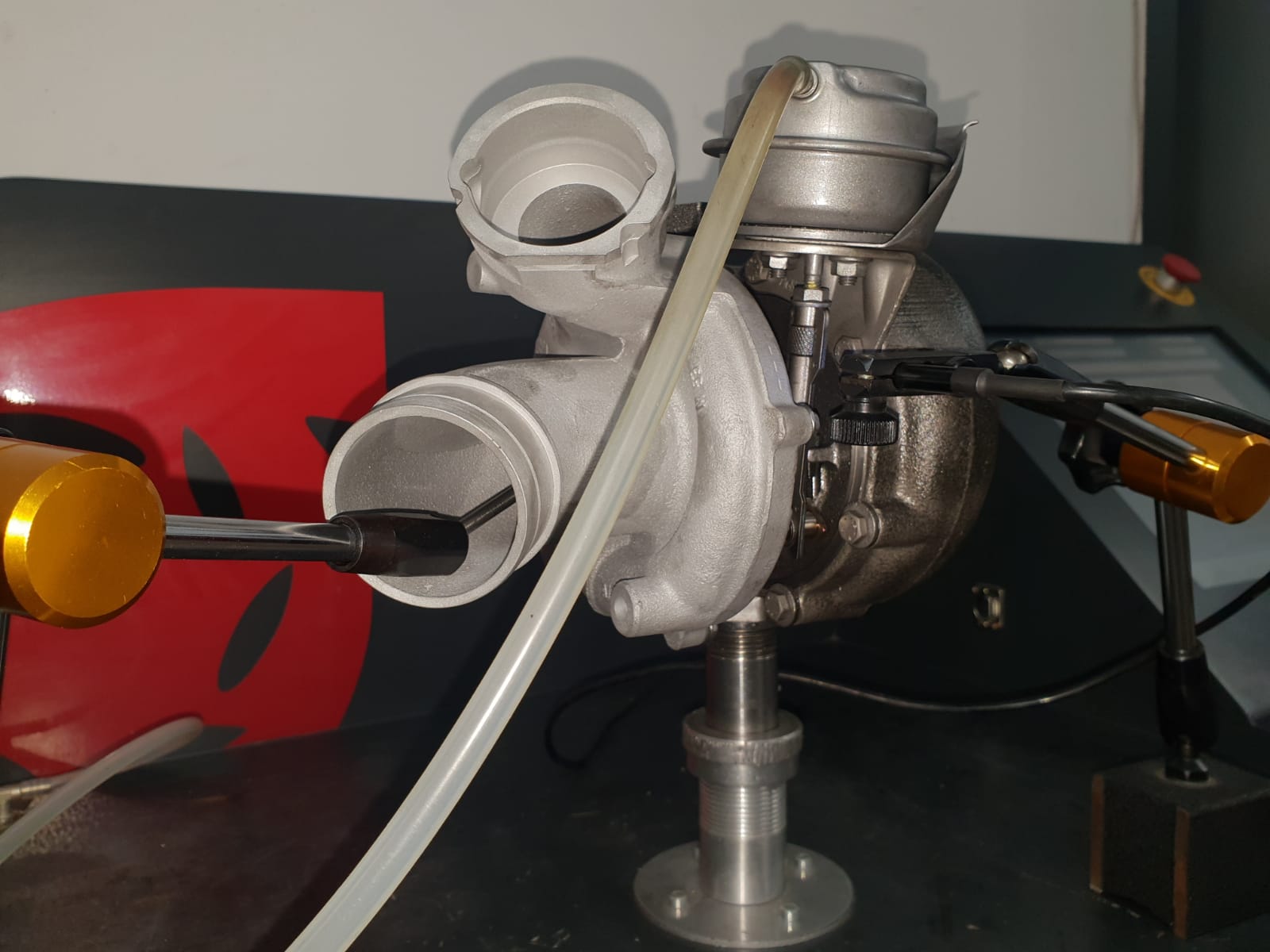 Lavorazione su turbocompressore