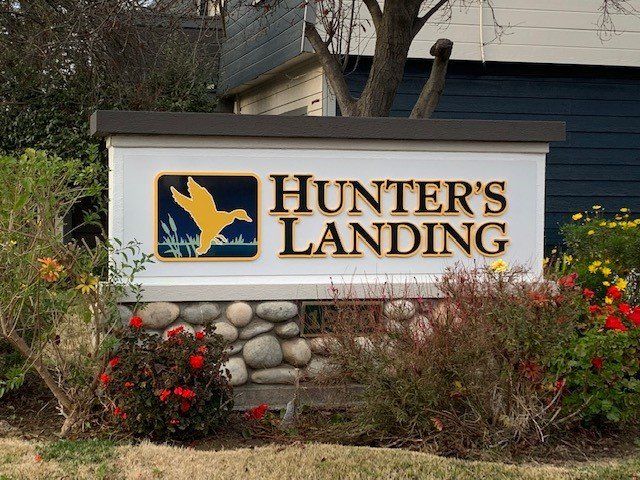 Hunters Landing sign