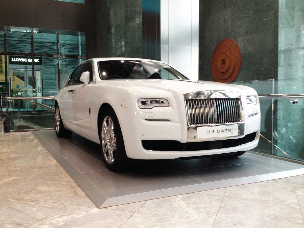 Flooring for exhibiting heavy loads