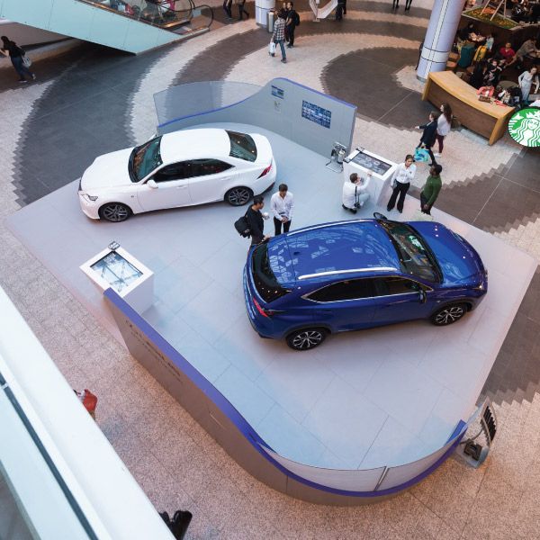 Advertising stand for cars in a shopping mall